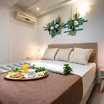 Tortuga Dafni Bay Diver's Paradise By 