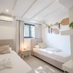 Tortuga Dafni Bay Diver's Paradise By 