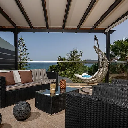 Tortuga Dafni Bay Diver's Paradise By 