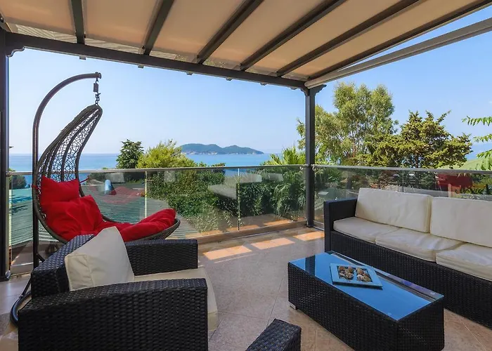 Tortuga Dafni Bay Diver's Paradise By 