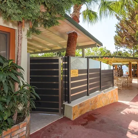 Tortuga Dafni Bay Diver's Paradise By 