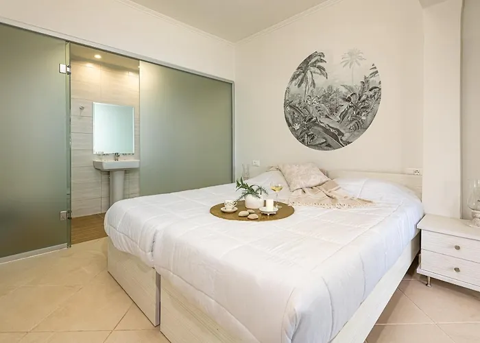 Tortuga Dafni Bay Diver's Paradise By 