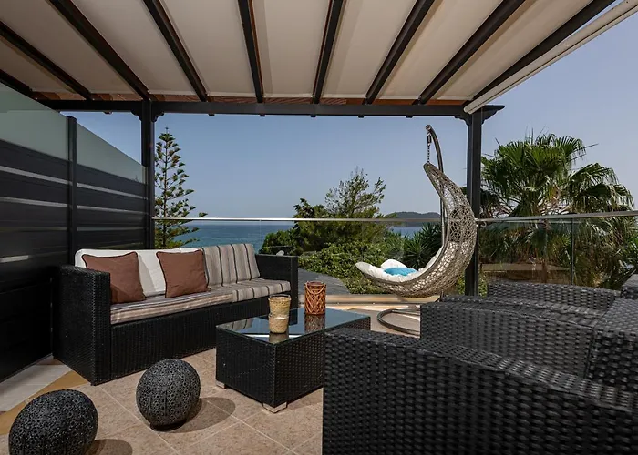 Tortuga Dafni Bay Diver's Paradise By 