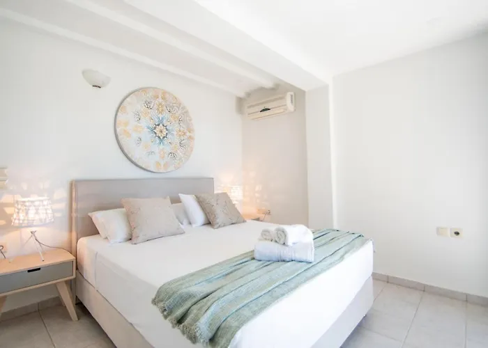 Tortuga Dafni Bay Diver's Paradise By 